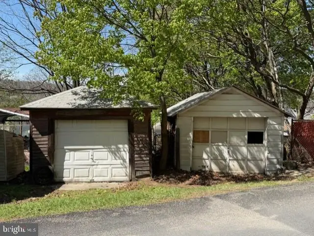 617 E Abbott St, Lansford, PA 18232 - #1