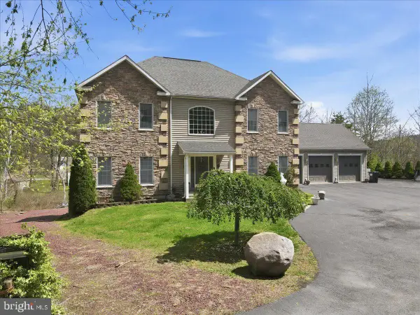 200 Princeton Pnes, PALMERTON, PA 18071