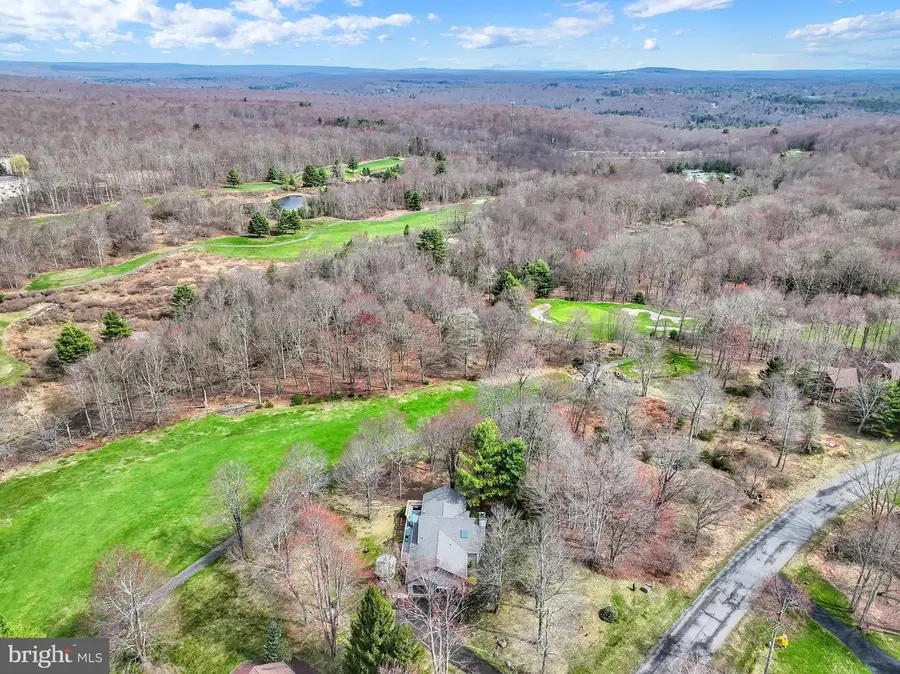 33 Rock Ridge Rd, Lake Harmony, PA 18624 - #2