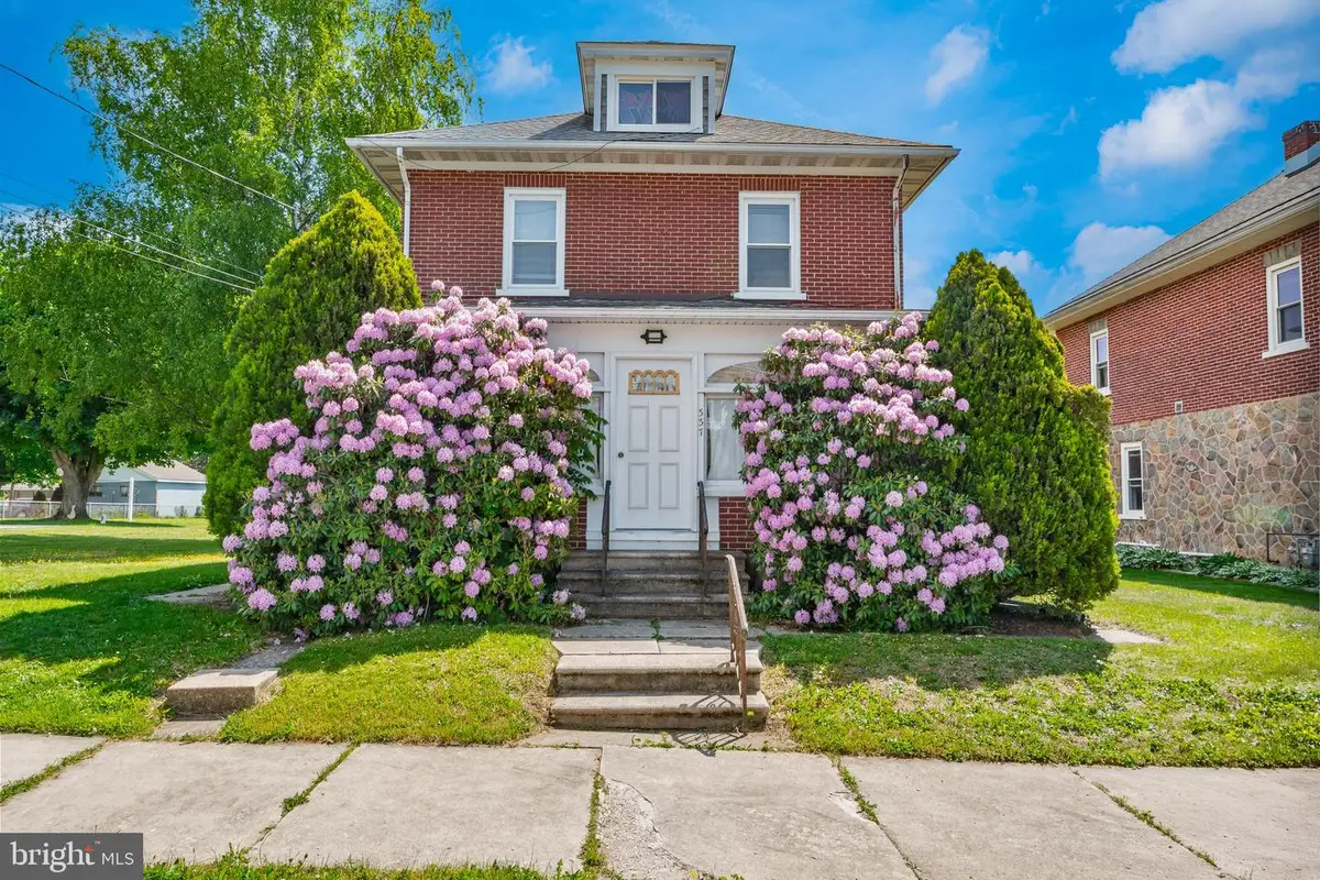 337 N 5th St, Lehighton, PA 18235 - #1