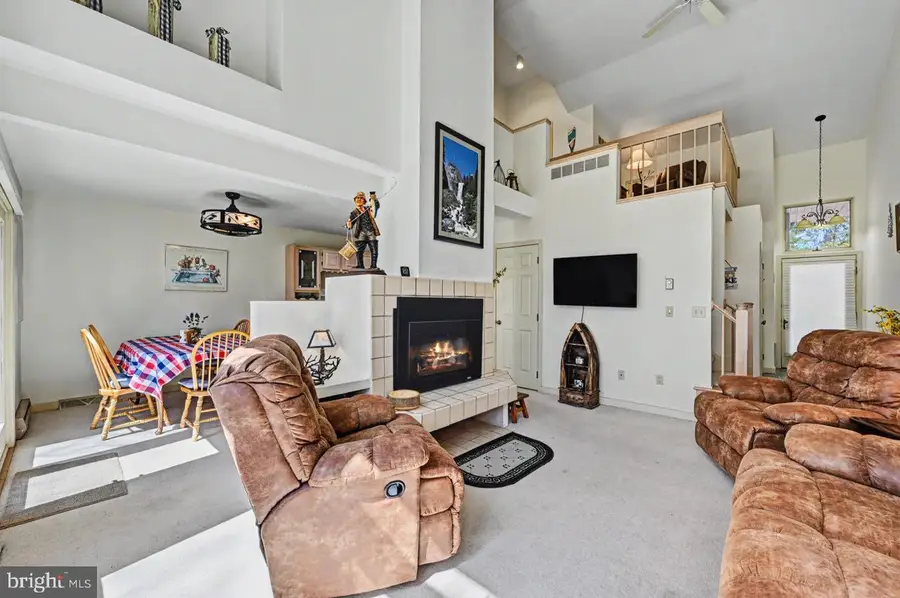 5 Beachwood Ct, Lake Harmony, PA 18624 - #2