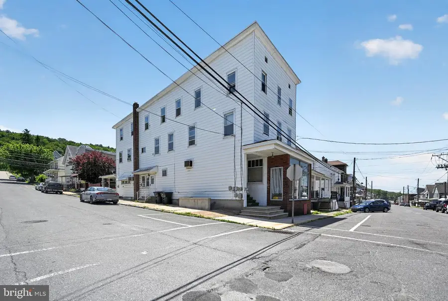 200-202 W Bertsch St, Lansford, PA 18232 - #3