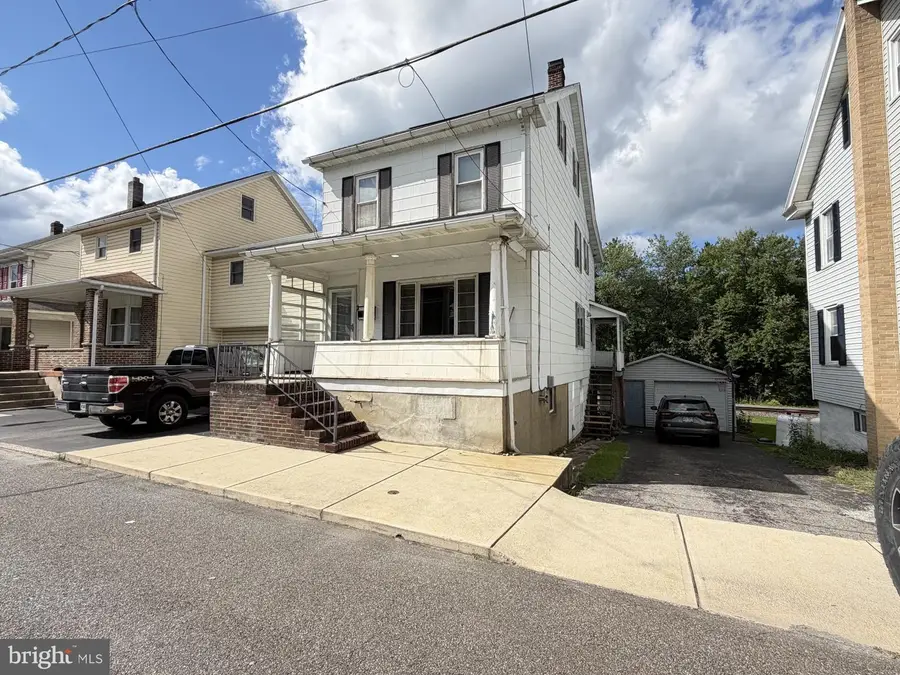46 E Mill St, Nesquehoning, PA 18240 - #3