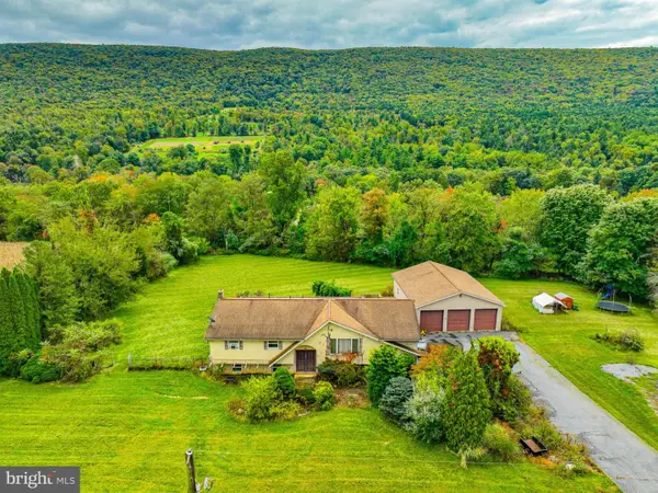 1965 Lower Smith Gap Rd, LOWER TOWAMENSING TWP, PA 18058