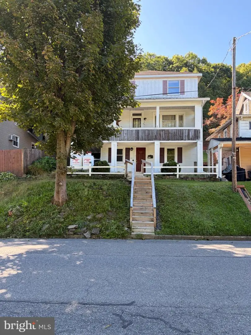 421 E Railroad St, Nesquehoning, PA 18240 - #2