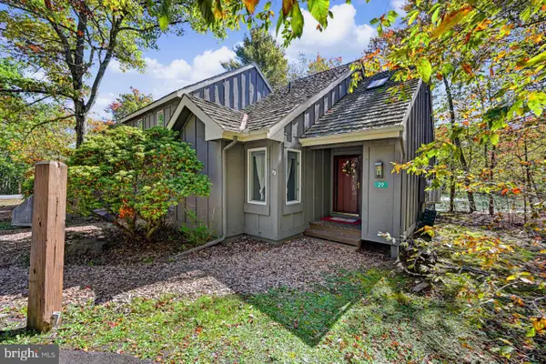 29 Snow Shoe, LAKE HARMONY, PA 18624