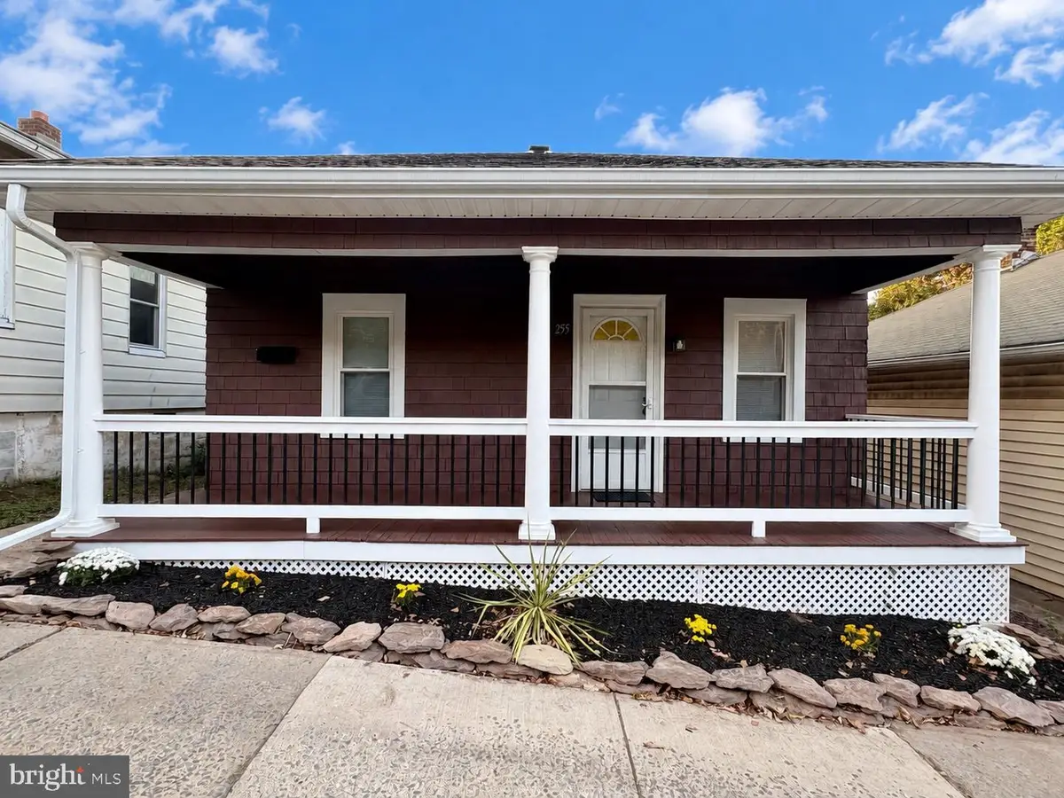 255 Avenue B St, Palmerton, PA 18071 - #1