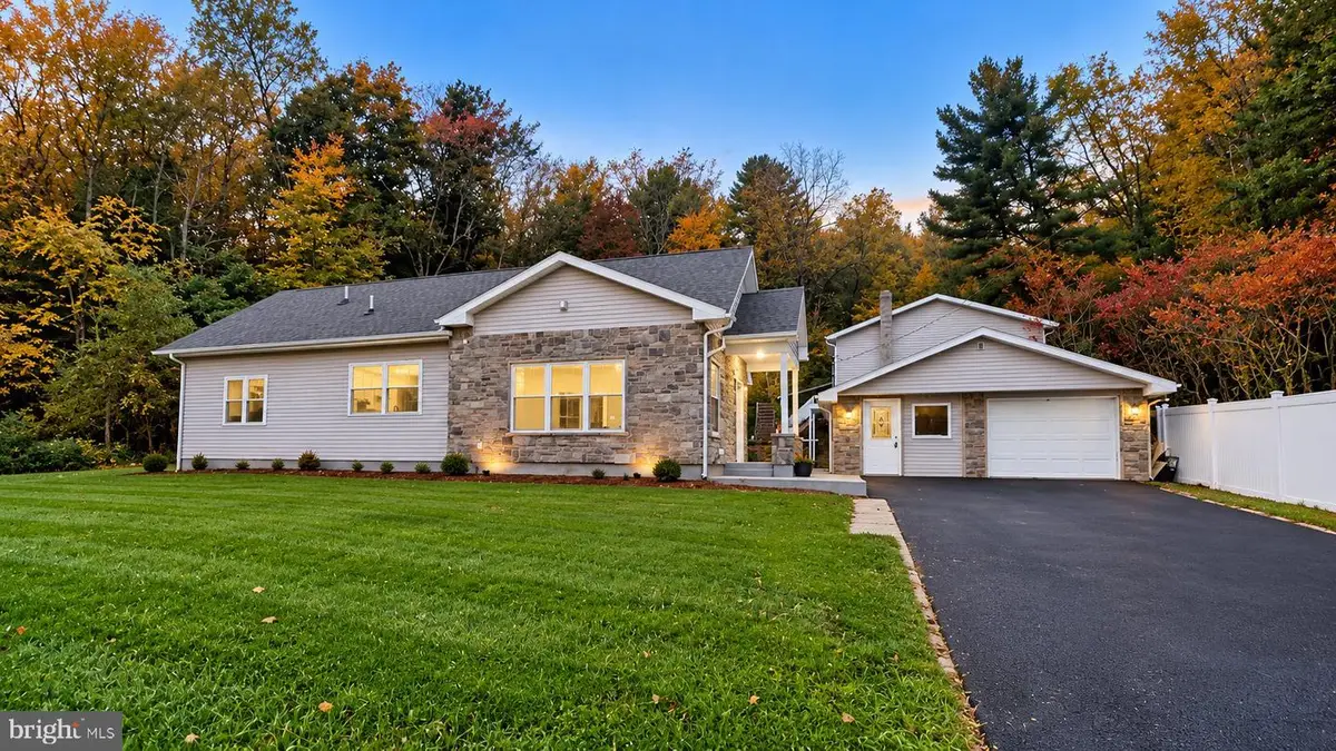 601 Fireline Rd, Palmerton, PA 18071 - #1