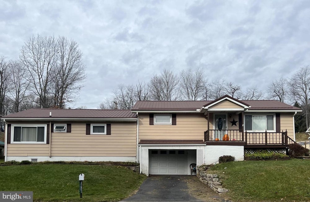 105 Perks St, PHILIPSBURG, PA 16866 BHGRE