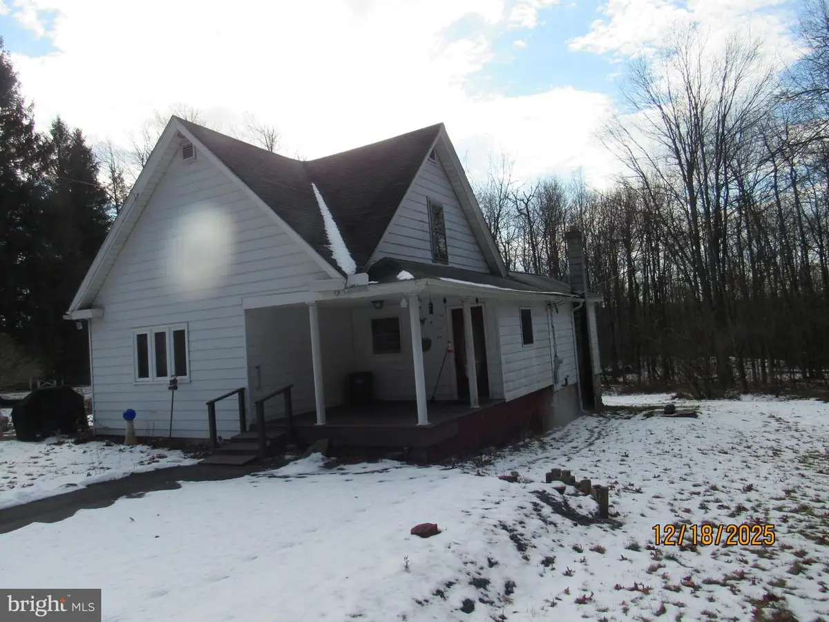 211 Gardenia Ln, Philipsburg, PA 16866 - Image #1