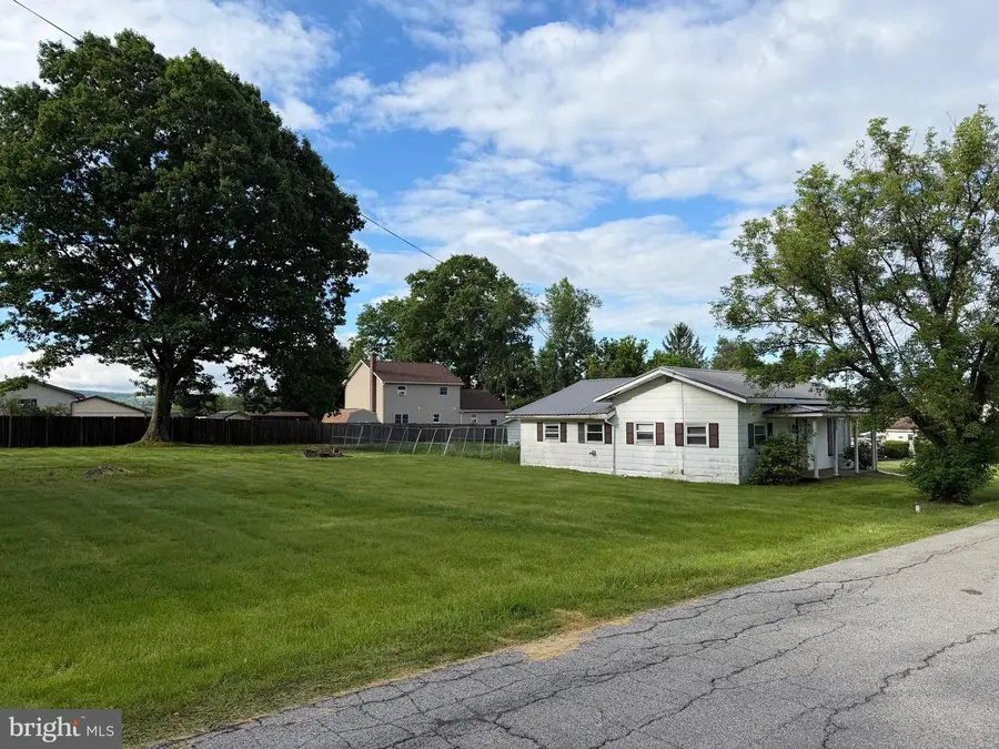 320 Telcott St, Hawk Run, PA 16840 - #2