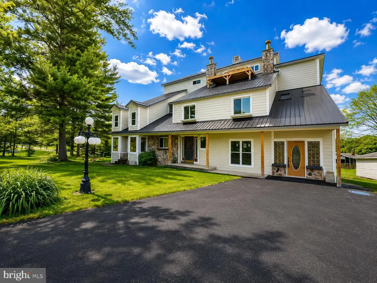 906 S 6th St, Clearfield, PA 16830 - #1