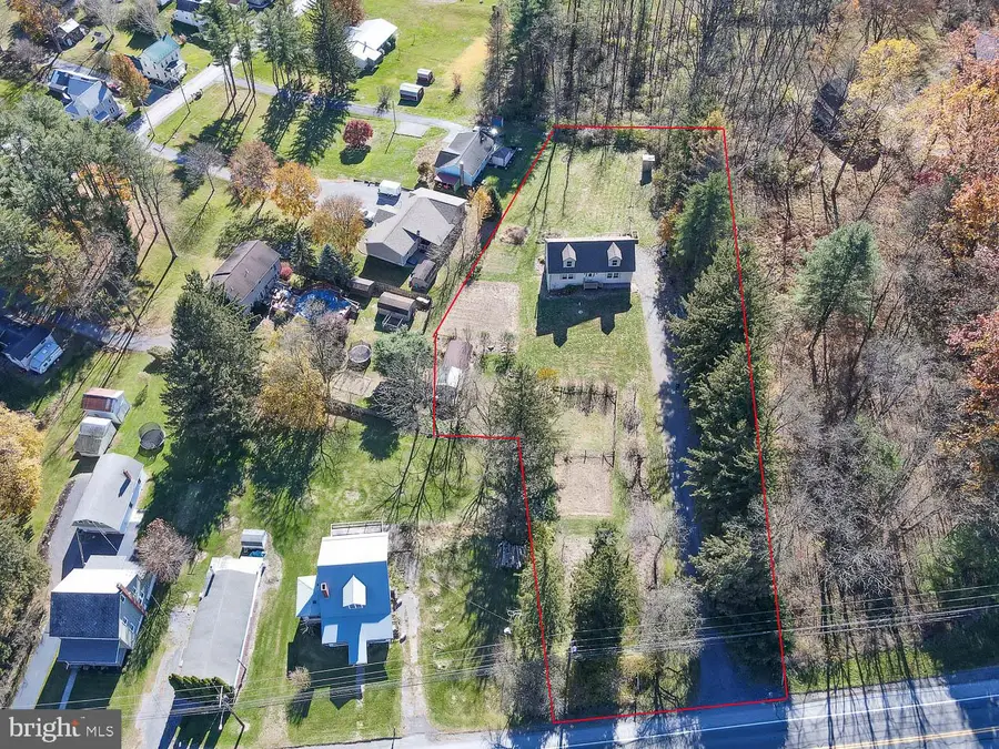 393 W Aaron Sq, Aaronsburg, PA 16820 - Image #2