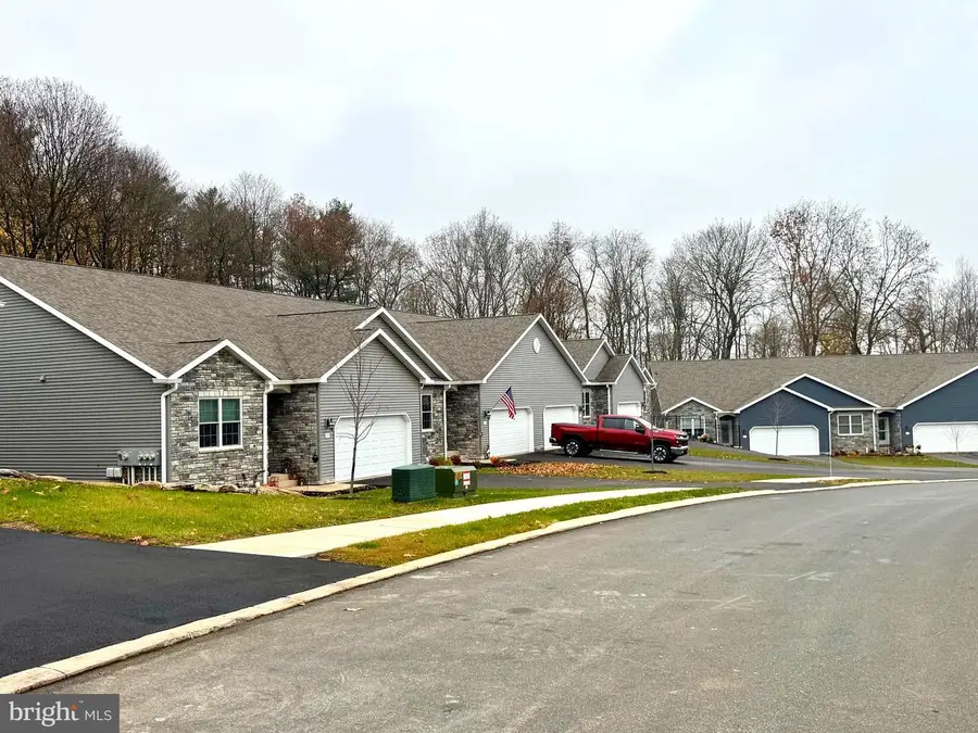 113 Bilberry Cir, Bellefonte, PA 16823 - Image #2