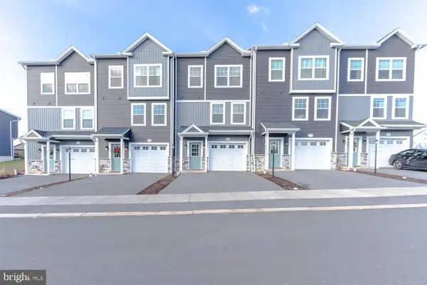 120 Highpoint Park Dr, PLEASANT GAP, PA 16823