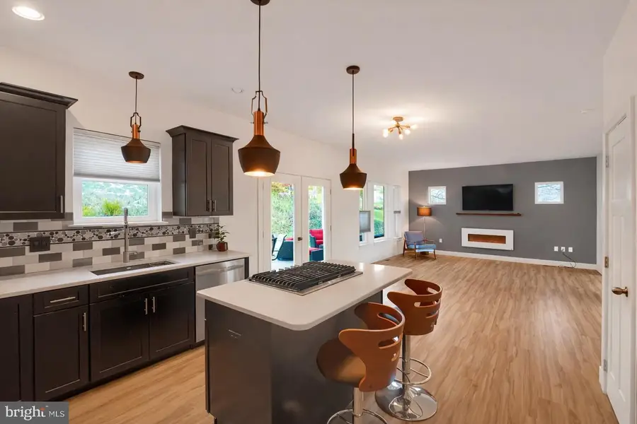 198 Aberdeen Ln, State College, PA 16801 - Image #2