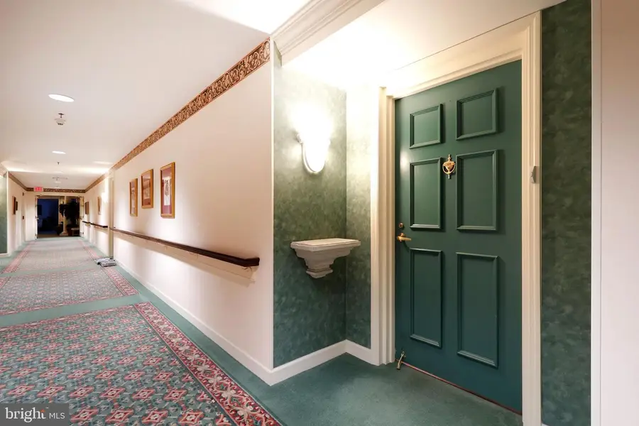 305 Village Heights Dr #124, State College, PA 16801 - Image #3