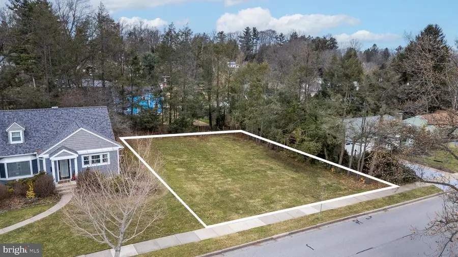 253 E Mccormick Ave, State College, PA 16801 - Image #2