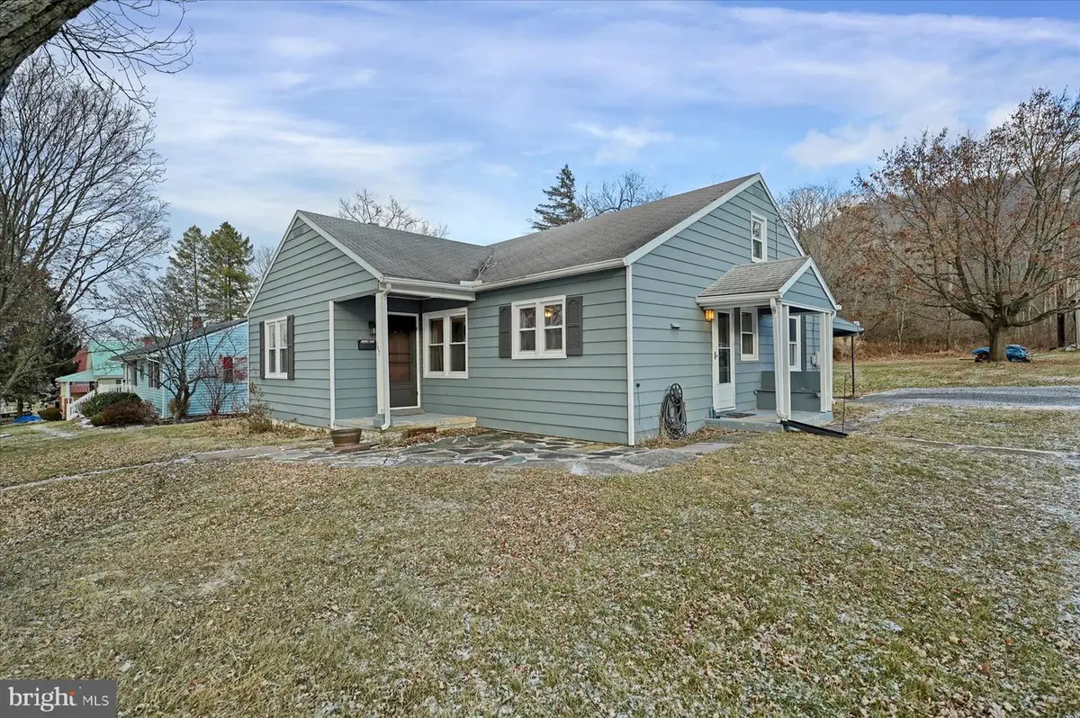 147 Sunset Ave, Pleasant Gap, PA 16823 - #1