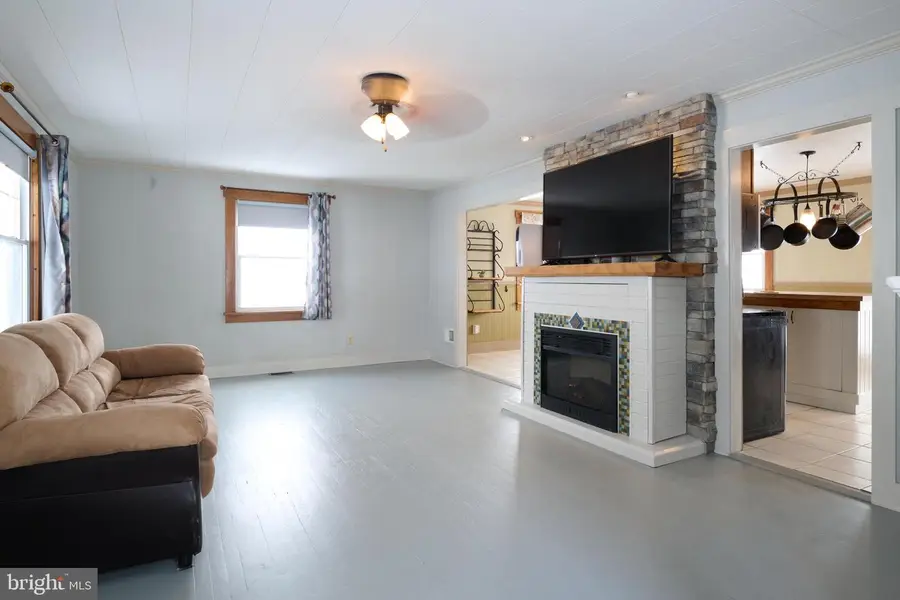 127 E Aaron Sq, Aaronsburg, PA 16820 - #2