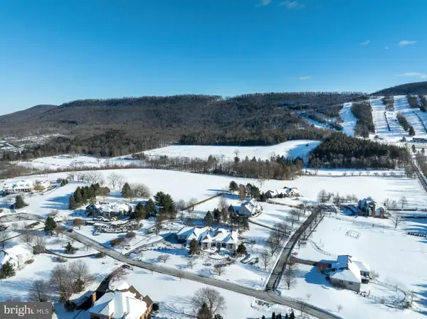 220 Mt Pleasant Dr, BOALSBURG, PA 16827