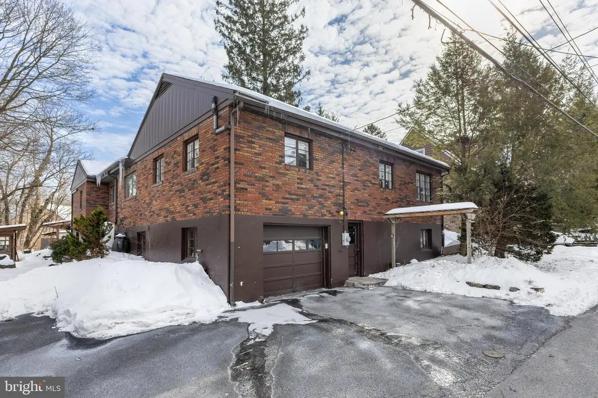 612 Holly Ct, State College, PA 16801 - Image #1