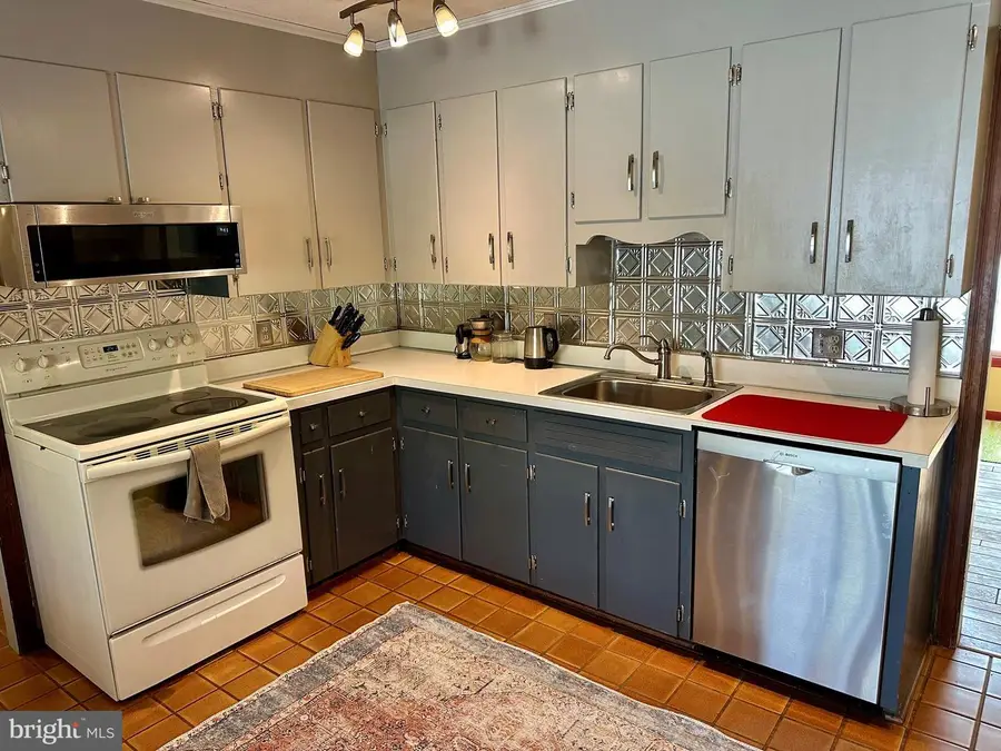 207 Canterbury Dr, State College, PA 16803 - #2