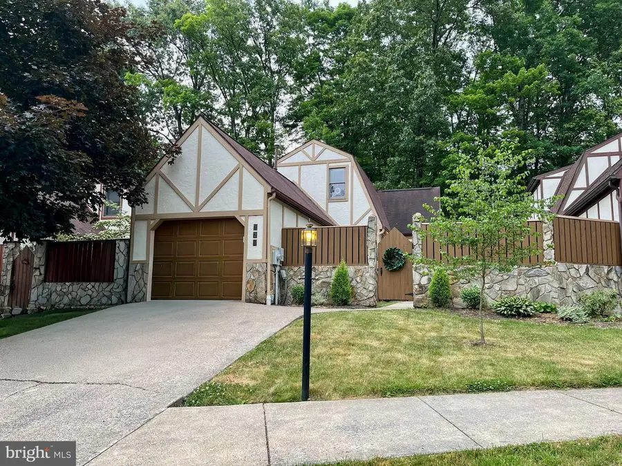 121 Westminster Ct, State College, PA 16803 - #3