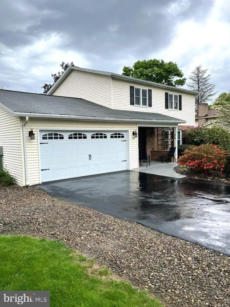 512 Montclair Ln, Boalsburg, PA 16827 - #2