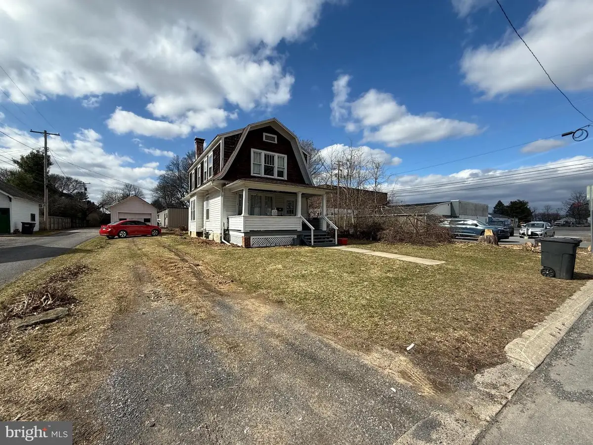 118 S Butz St, State College, PA 16801 - #1