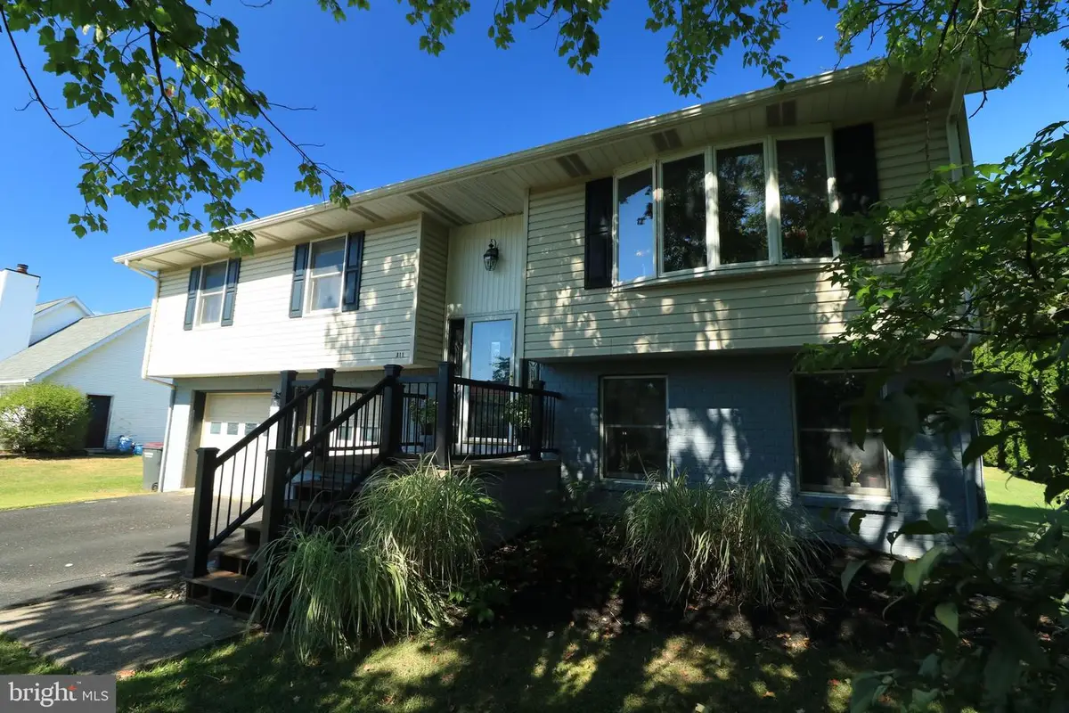 311 Goldfinch Dr, State College, PA 16801 - #1