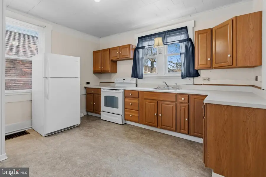 210 N Pennsylvania Ave, Centre Hall, PA 16828 - #2