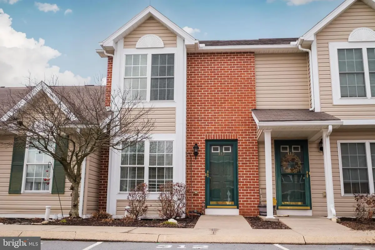 312 Pebble Ln, Bellefonte, PA 16823 - #1