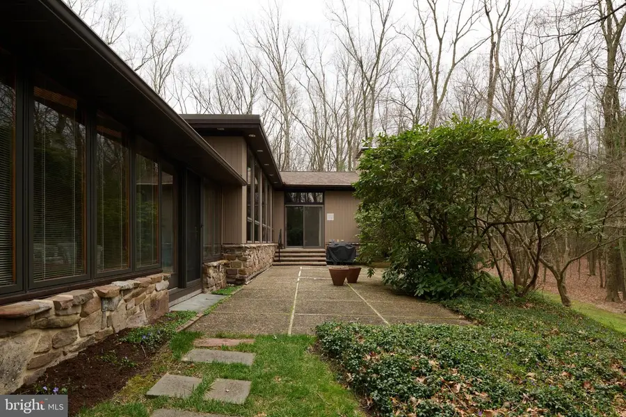 576 E Shadow Ln, State College, PA 16803 - #2