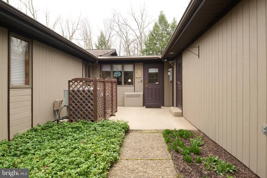 576 E Shadow Ln, State College, PA 16803 - #3