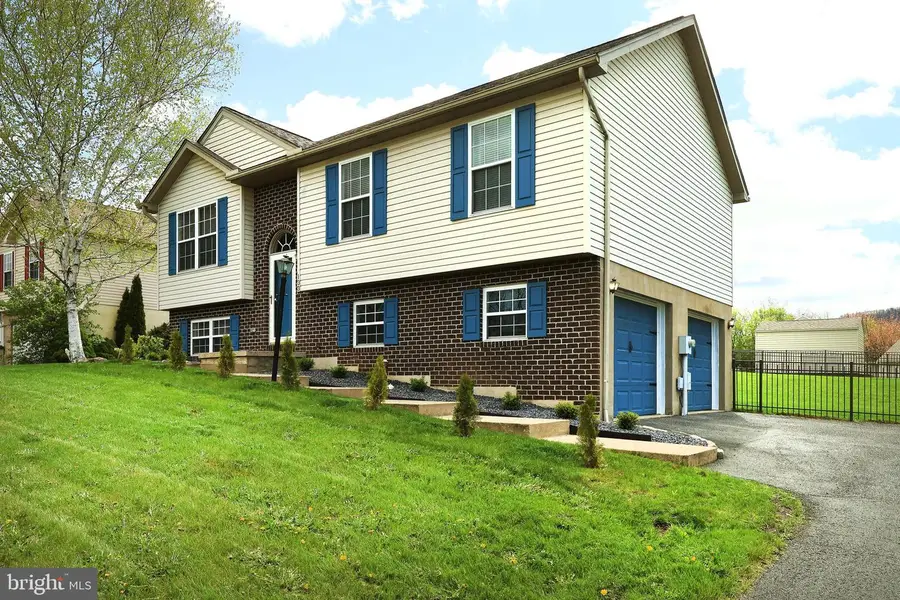 133 Steeplechase Dr, Pleasant Gap, PA 16823 - #2