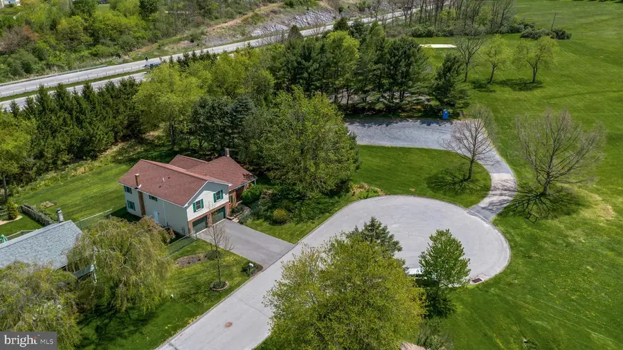 409 Goldfinch Dr, State College, PA 16801 - #3