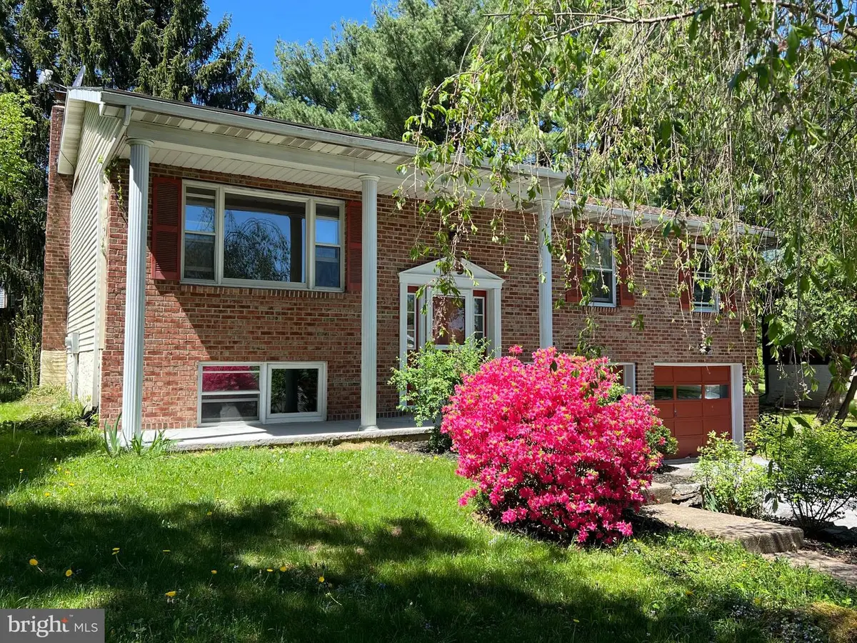 2056 Chelsea Ln, State College, PA 16801 - #1