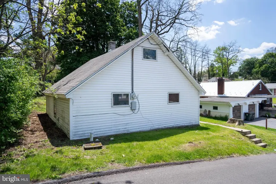 422 E Manchester Ln, Bellefonte, PA 16823 - #3