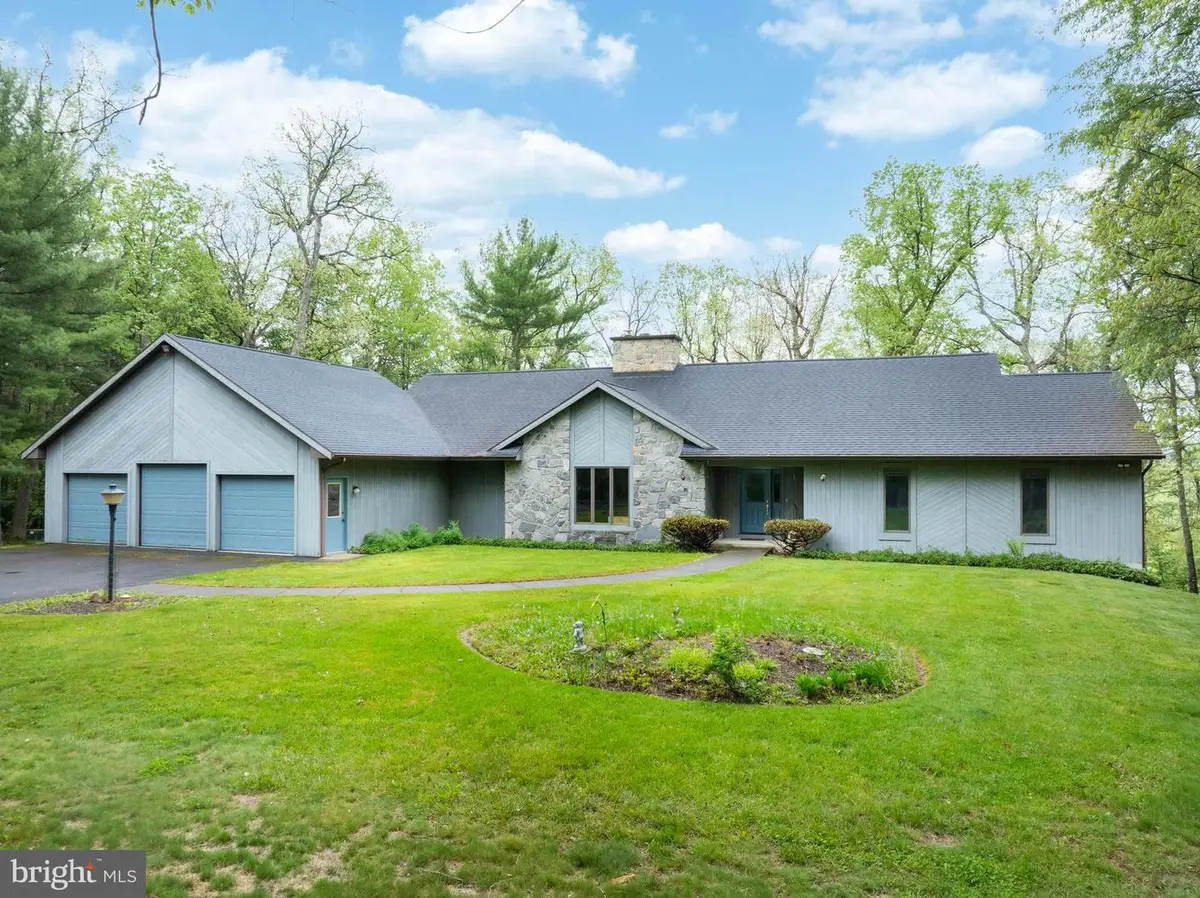 108 Yost Dr, Spring Mills, PA 16875 - #1
