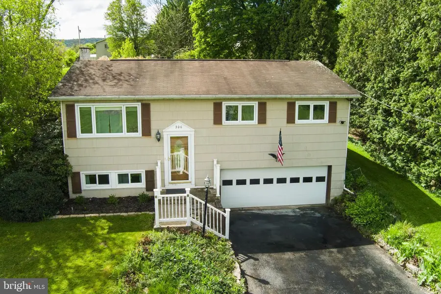 306 Marengo Ln, Pennsylvania Furnace, PA 16865 - #2