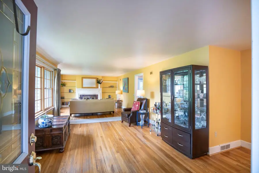 145 Waupelani Dr, State College, PA 16801 - #2