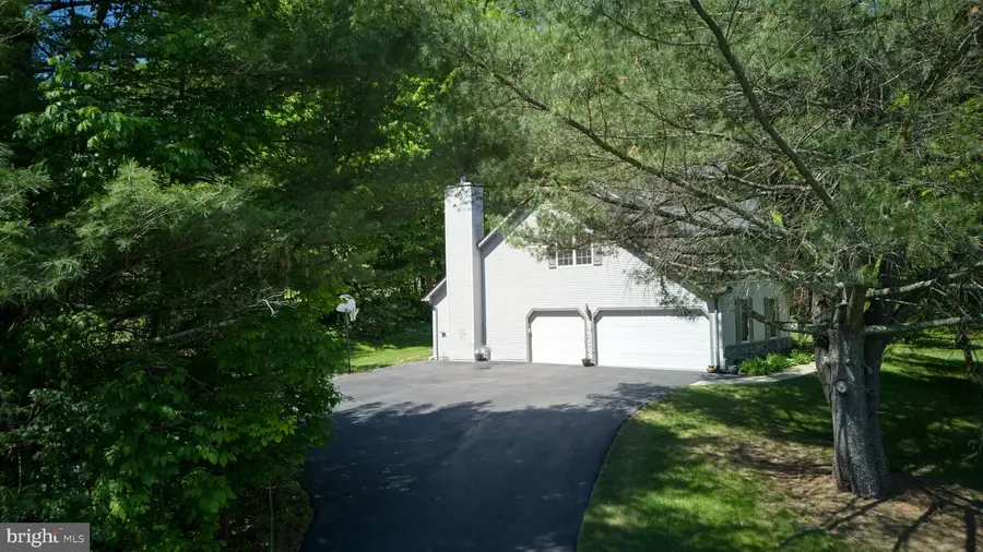 105 Montauk Cir, Port Matilda, PA 16870 - #2
