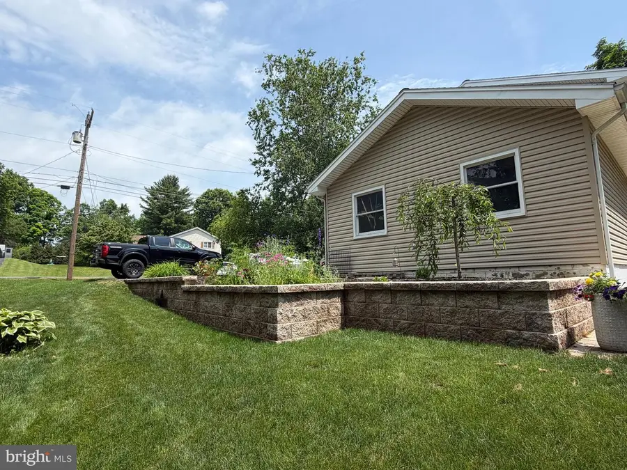 1006 Kay St, Boalsburg, PA 16827 - #2