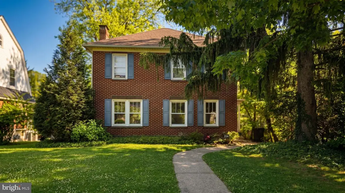 234 E Hamilton Ave, State College, PA 16801 - #1