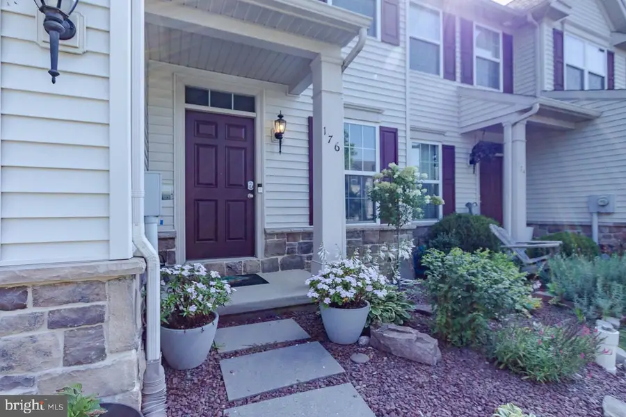 176 Dorchester Ln, Bellefonte, PA 16823 - #2