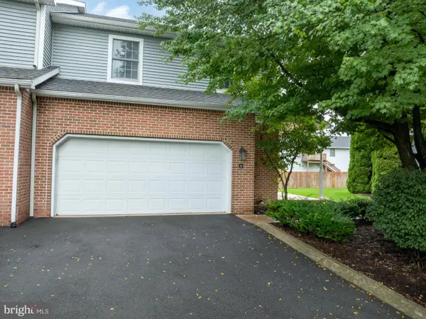 1460 Blue Course Dr #26, STATE COLLEGE, PA 16803