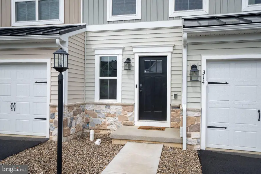 314 Magnolia Ln, State College, PA 16801 - #3