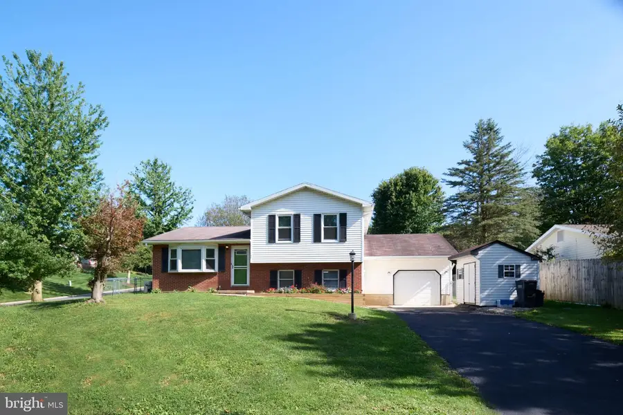 136 Creekside Dr, State College, PA 16801 - #2