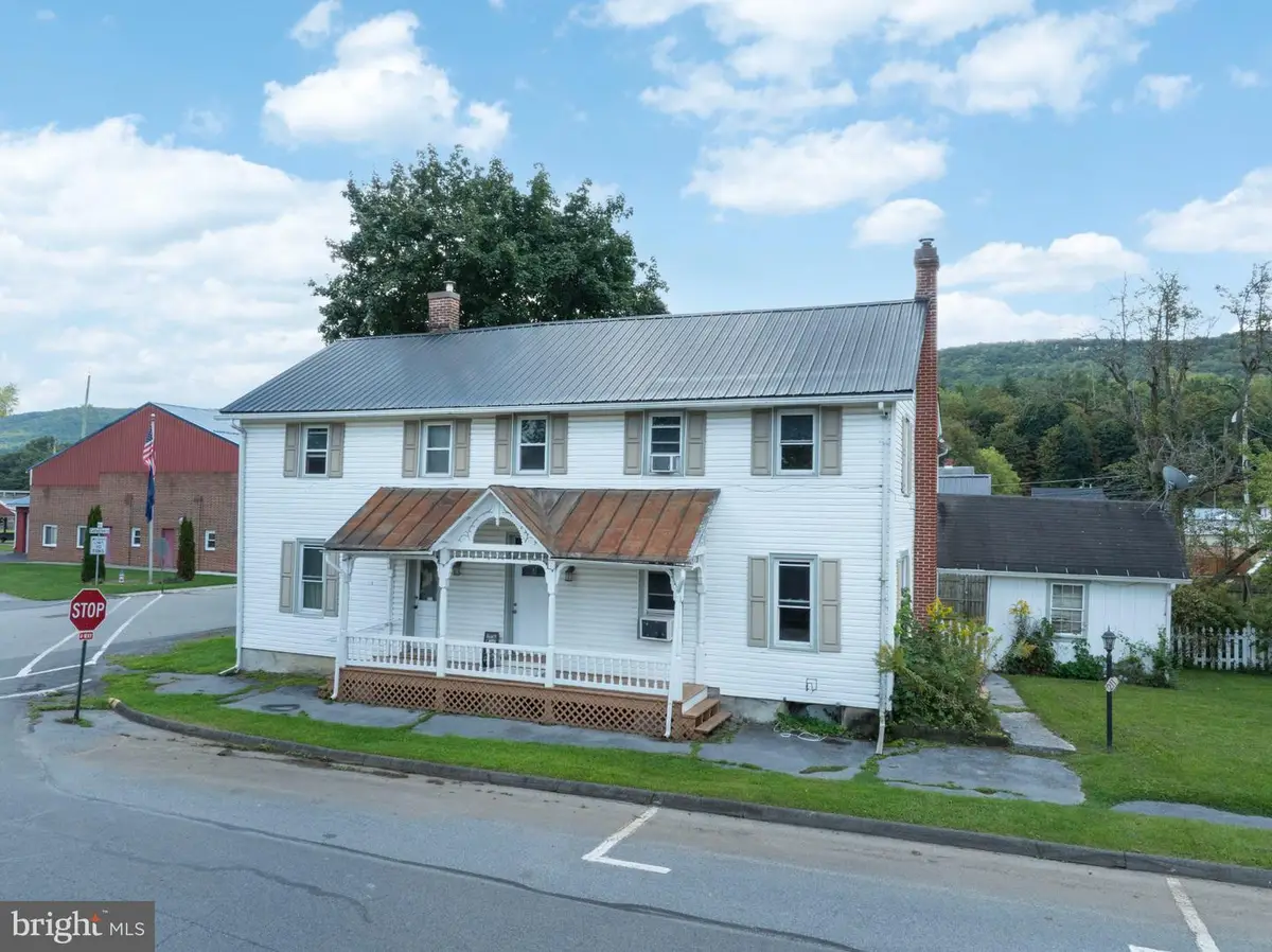 213 Market St, Milesburg, PA 16853 - #1